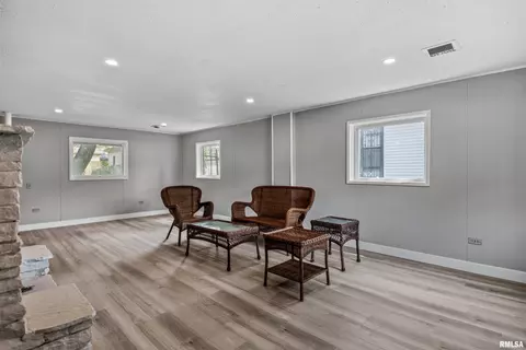 Living - 28 Bel Aire Dr, Springfield, IL 62703 photo 7 of 7