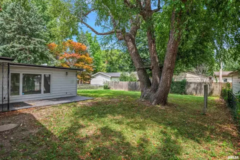 Exterior - 28 Bel Aire Dr, Springfield, IL 62703 photo 5 of 7