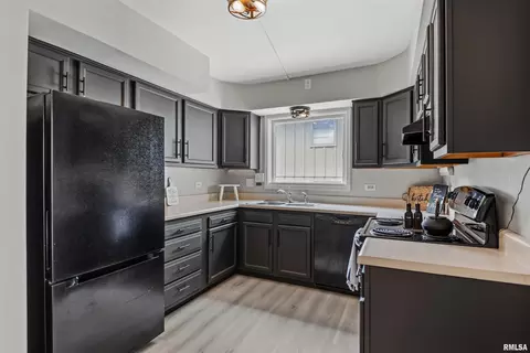 Kitchen - 28 Bel Aire Dr, Springfield, IL 62703 photo 1 of 1