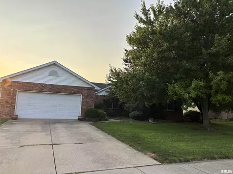 Exterior - 3016 Sequoia Dr, Springfield, IL 62712 photo 2 of 2