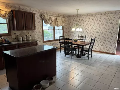 Kitchen - 3016 Sequoia Dr, Springfield, IL 62712 photo 3 of 3