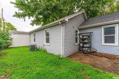 Exterior - 5 Melody Ln, Springfield, IL 62702 photo 3 of 4