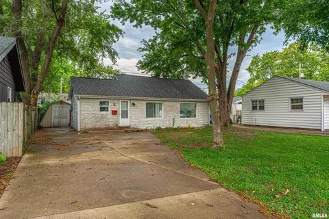 Exterior - 5 Melody Ln, Springfield, IL 62702 photo 2 of 4