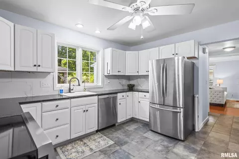 Kitchen - 1417 S Douglas Ave, Springfield, IL 62704 photo 1 of 2