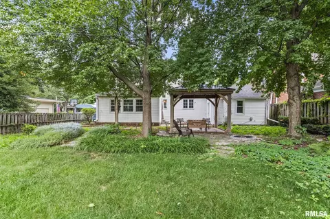 Exterior - 1417 S Douglas Ave, Springfield, IL 62704 photo 3 of 5