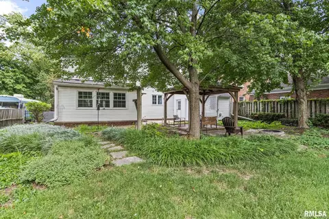 Exterior - 1417 S Douglas Ave, Springfield, IL 62704 photo 2 of 5