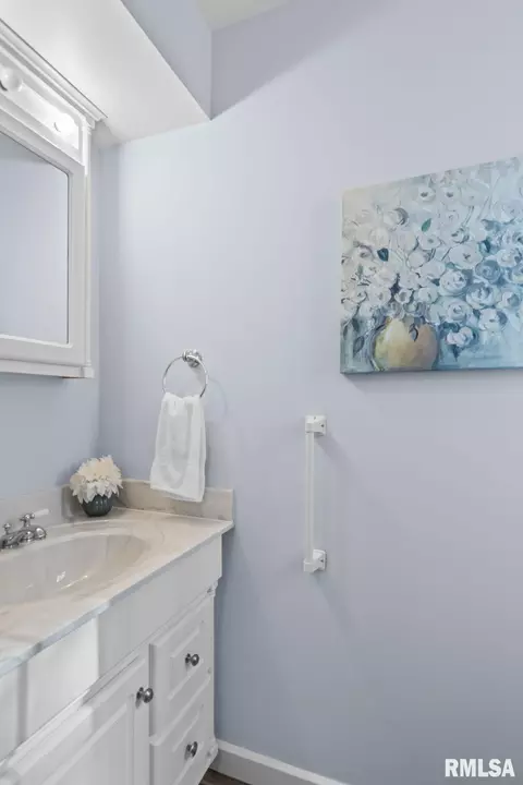 Bath - 1417 S Douglas Ave, Springfield, IL 62704 photo 1 of 5