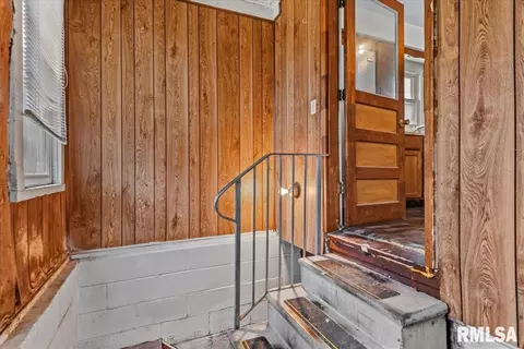 Entry Way - 2709 S State St, Springfield, IL 62704 photo 3 of 3