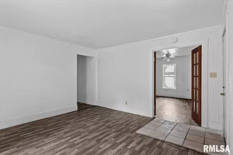 Entry Way - 2709 S State St, Springfield, IL 62704 photo 1 of 3