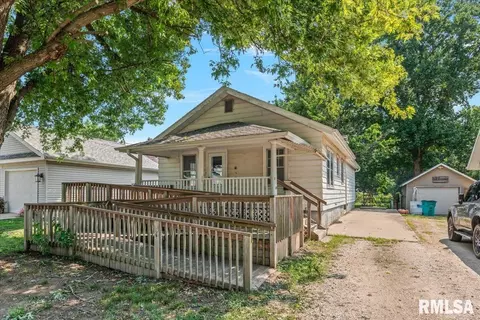 1602 S East St, Jacksonville, IL 62650