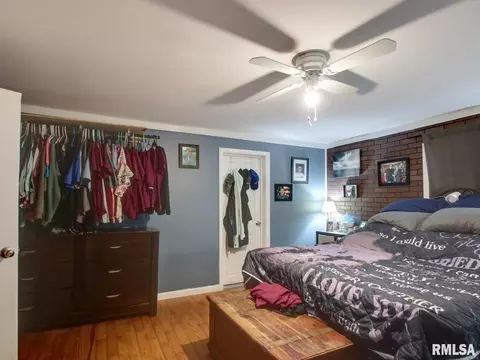 Bedroom - 501 N Chestnut St, Mendon, IL 62351 photo 2 of 3