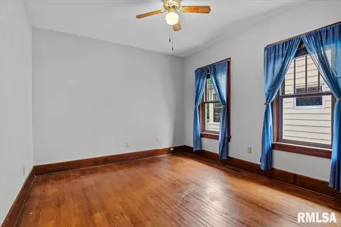 Bedroom - 1725 Holmes Ave, Springfield, IL 62704 photo 3 of 6