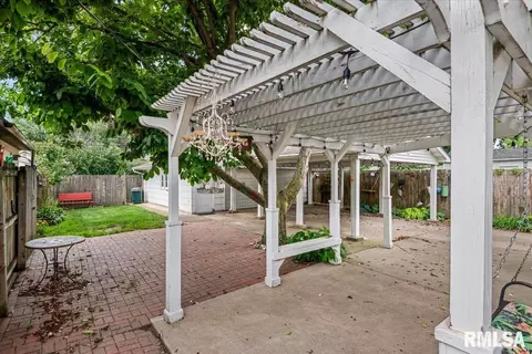 Exterior - 1725 Holmes Ave, Springfield, IL 62704 photo 4 of 4