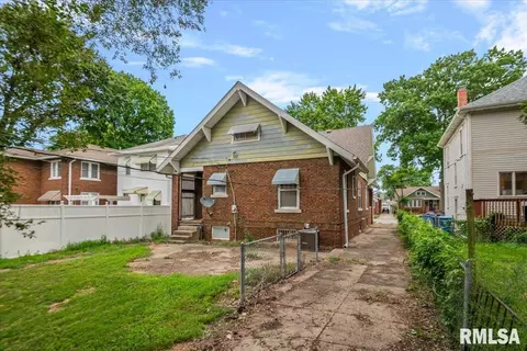 Exterior - 1609 S 4th St, Springfield, IL 62703 photo 5 of 8