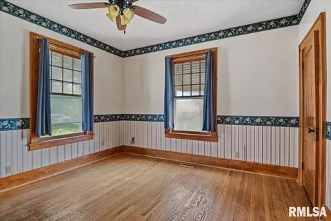 Bedroom - 1609 S 4th St, Springfield, IL 62703 photo 4 of 11