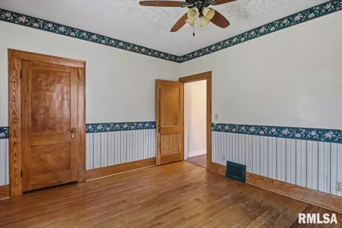 Bedroom - 1609 S 4th St, Springfield, IL 62703 photo 5 of 11