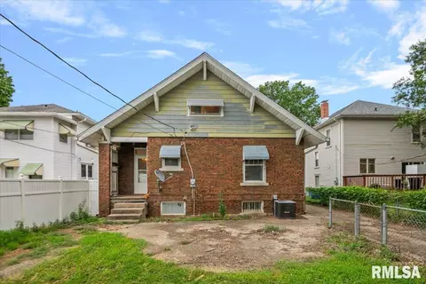 Exterior - 1609 S 4th St, Springfield, IL 62703 photo 6 of 8