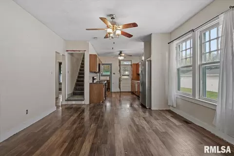 Entry Way - 1609 S 4th St, Springfield, IL 62703 photo 1 of 8