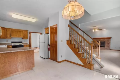 Entry Way - 2201 Checkerberry Ln, Springfield, IL 62711 photo 1 of 3