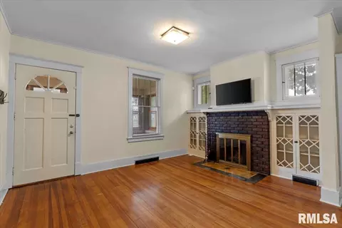 1101 N Walnut St, Springfield, IL 62702 photo 10