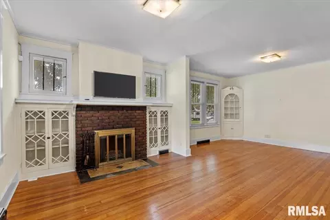 1101 N Walnut St, Springfield, IL 62702 photo 5