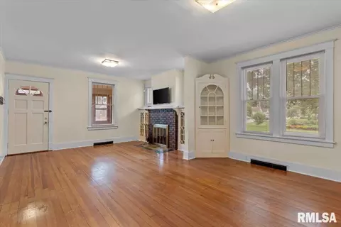 1101 N Walnut St, Springfield, IL 62702 photo 9
