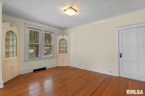1101 N Walnut St, Springfield, IL 62702 photo 8