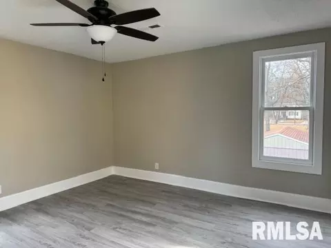 Bedroom - 1131 N 5th St, Springfield, IL 62702 photo 4 of 4