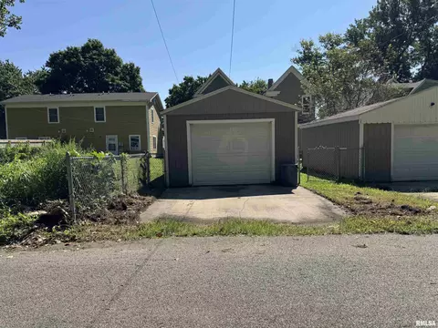 Exterior - 1131 N 5th St, Springfield, IL 62702 photo 5 of 7