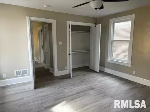 Bedroom - 1131 N 5th St, Springfield, IL 62702 photo 3 of 4