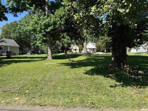 Exterior - 1131 N 5th St, Springfield, IL 62702 photo 7 of 7
