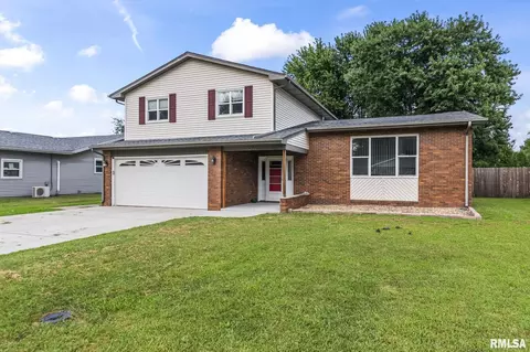 106 Bob O Link Ln, Virden, IL 62690