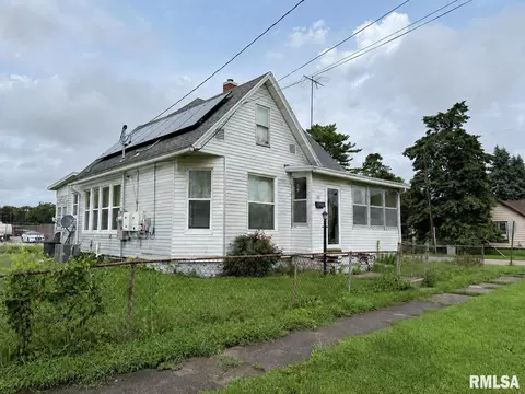 900 S 1st St, Monmouth, IL 61462