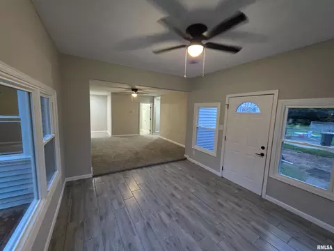 Living - 3357 S 3rd St, Springfield, IL 62703 photo 2 of 3