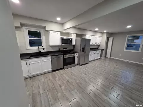 Kitchen - 3357 S 3rd St, Springfield, IL 62703 photo 1 of 2