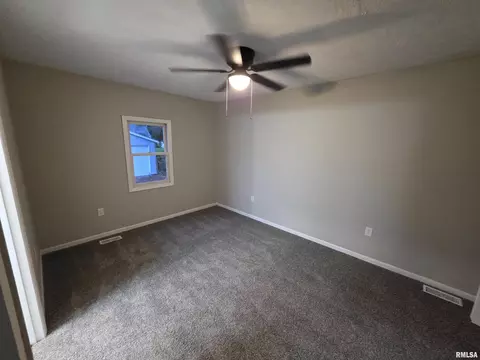 Bedroom - 3357 S 3rd St, Springfield, IL 62703 photo 2 of 3