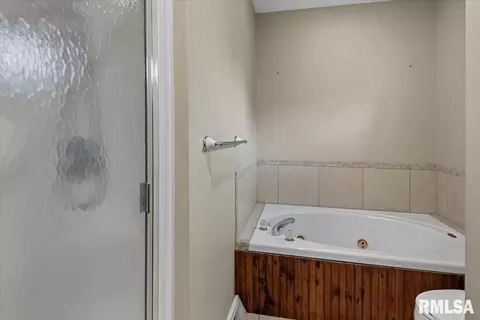 Bath - 4517 Santa Clara Dr, Springfield, IL 62711 photo 1 of 3