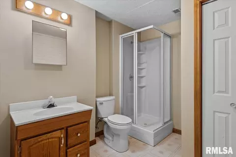 Bath - 4517 Santa Clara Dr, Springfield, IL 62711 photo 3 of 3