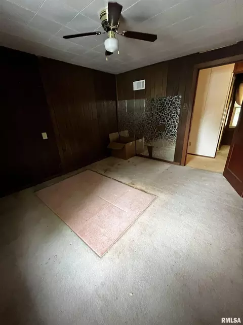 Bedroom - 2824 S 16th St, Springfield, IL 62703 photo 6 of 8