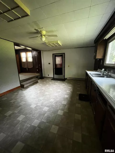 Kitchen - 2824 S 16th St, Springfield, IL 62703 photo 2 of 3