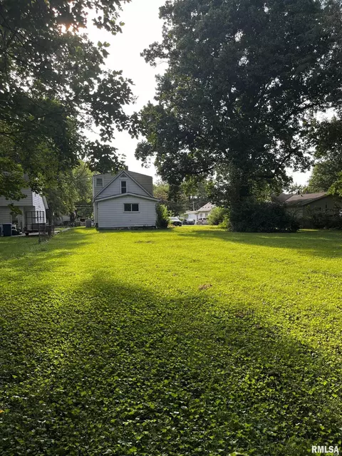 Exterior - 2824 S 16th St, Springfield, IL 62703 photo 5 of 6