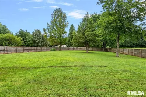 Exterior - 220 N Koke Mill Rd, Springfield, IL 62711 photo 2 of 8