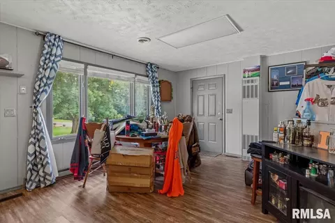 Entry Way - 220 N Koke Mill Rd, Springfield, IL 62711 photo 5 of 10