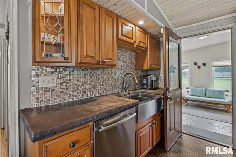 Kitchen - 220 N Koke Mill Rd, Springfield, IL 62711 photo 5 of 5
