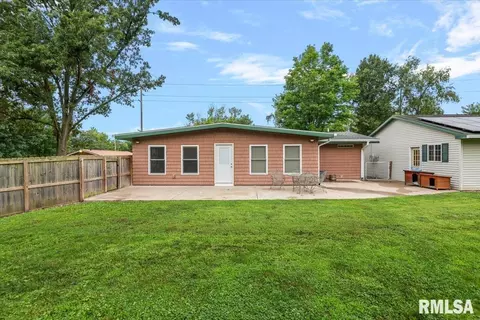 Exterior - 220 N Koke Mill Rd, Springfield, IL 62711 photo 4 of 8