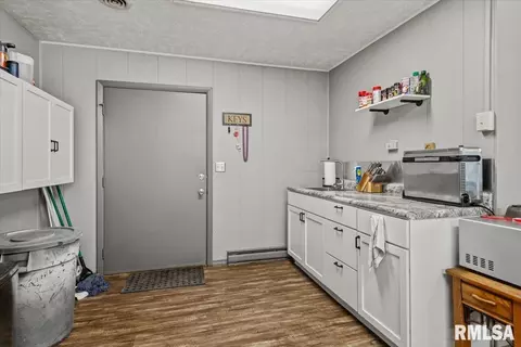 Entry Way - 220 N Koke Mill Rd, Springfield, IL 62711 photo 10 of 10
