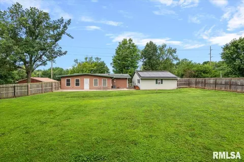 Exterior - 220 N Koke Mill Rd, Springfield, IL 62711 photo 5 of 8
