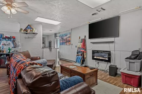 Living - 220 N Koke Mill Rd, Springfield, IL 62711 photo 2 of 2