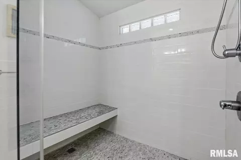 Bath - 220 N Koke Mill Rd, Springfield, IL 62711 photo 2 of 3