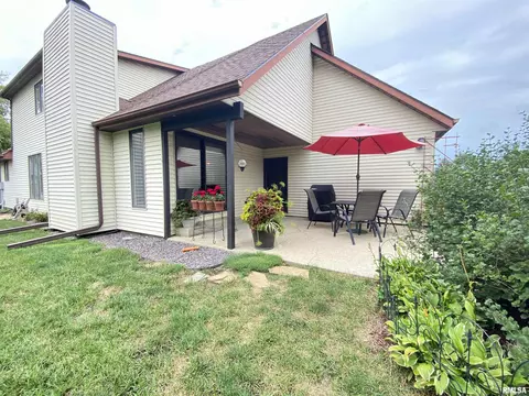 Exterior - 106 White Pine Dr, Springfield, IL 62707 photo 3 of 8